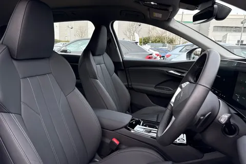 45 of 66 for Audi Q6 E-Tron Q6 SUV Sport e-tron 185,00 kW