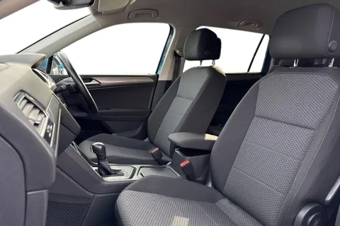 FD70YOJ Volkswagen Tiguan Allspace 2.0 TDI Match DSG Euro 6 (s/s) 5dr Thumbnail #12