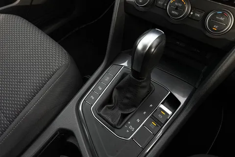 FD70YOJ Volkswagen Tiguan Allspace 2.0 TDI Match DSG Euro 6 (s/s) 5dr Thumbnail #21