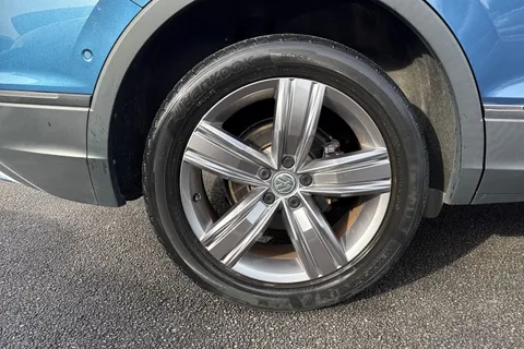 FD70YOJ Volkswagen Tiguan Allspace 2.0 TDI Match DSG Euro 6 (s/s) 5dr Thumbnail #23