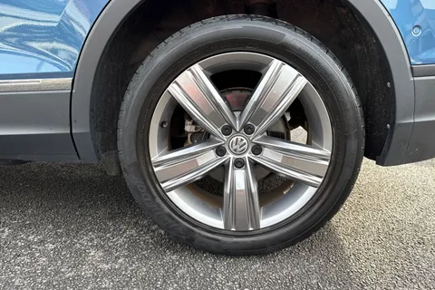 FD70YOJ Volkswagen Tiguan Allspace 2.0 TDI Match DSG Euro 6 (s/s) 5dr Thumbnail #24