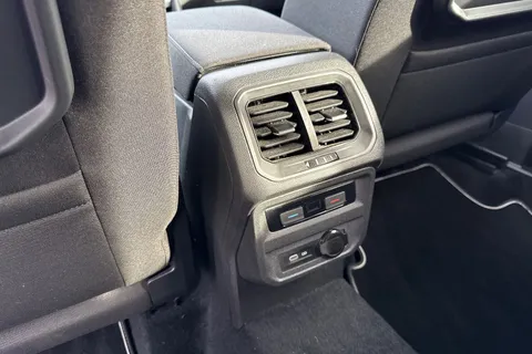 FD70YOJ Volkswagen Tiguan Allspace 2.0 TDI Match DSG Euro 6 (s/s) 5dr Thumbnail #35