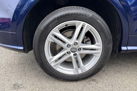 10 of 45 for Audi Q5 2.0 TFSI S line S Tronic quattro Euro 6 (s/s) 5dr