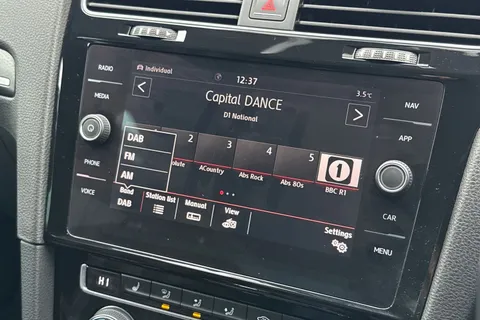 ND18VHL Volkswagen Golf 2.0 TSI GTI Performance DSG Euro 6 (s/s) 5dr Thumbnail #47