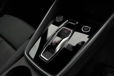 DA25EZG Audi A3 Black Edition 35 TFSI  150 PS S tronic Thumbnail #24