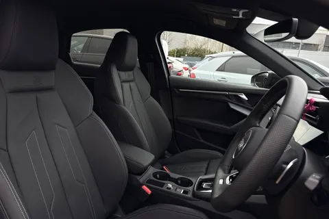 DA25EZG Audi A3 Black Edition 35 TFSI  150 PS S tronic Thumbnail #46