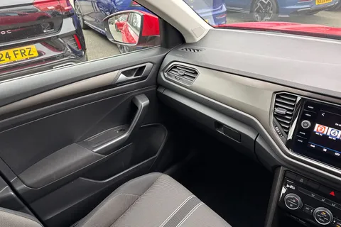 YY68KRO Volkswagen T-Roc 1.0 TSI SE 5dr | Acc | App Connect | DAB Thumbnail #20