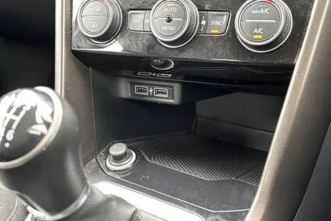 YY68KRO Volkswagen T-Roc 1.0 TSI SE 5dr | Acc | App Connect | DAB Thumbnail #33