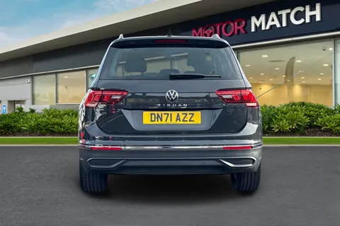DN71AZZ Volkswagen Tiguan 1.5 TSI Life Euro 6 (s/s) 5dr Thumbnail #5