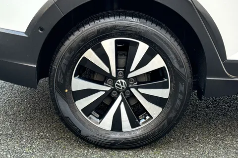 PJ22HTE Volkswagen Taigo 1.0 TSI Life Euro 6 (s/s) 5dr Thumbnail #12