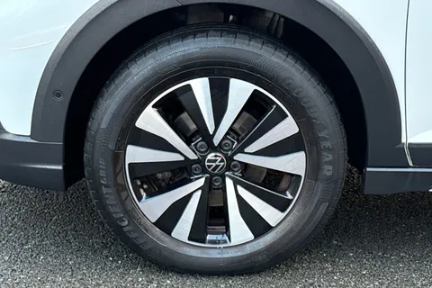 PJ22HTE Volkswagen Taigo 1.0 TSI Life Euro 6 (s/s) 5dr Thumbnail #14