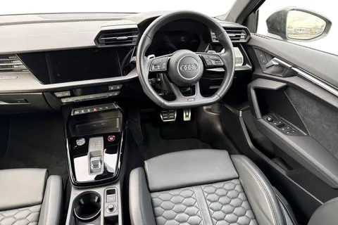 18 of 66 for Audi RS 3 RS 3 Sportback Carbon Black 400 PS S tronic