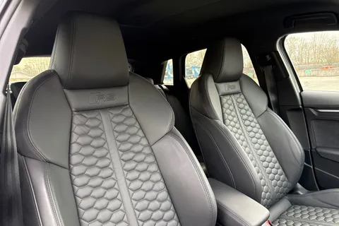 24 of 66 for Audi RS 3 RS 3 Sportback Carbon Black 400 PS S tronic