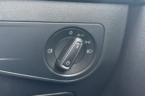 DN71AZZ Volkswagen Tiguan 1.5 TSI Life Euro 6 (s/s) 5dr Thumbnail #30