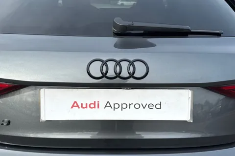 34 of 66 for Audi RS 3 RS 3 Sportback Carbon Black 400 PS S tronic