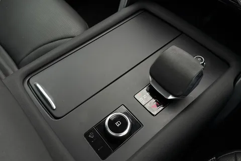 KT74DBV Land Rover Discovery 3.0 D350 Dynamic HSE 5dr Thumbnail #14