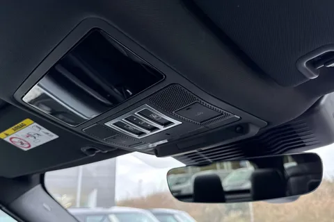 KT74DBV Land Rover Discovery 3.0 D350 Dynamic HSE 5dr Thumbnail #24