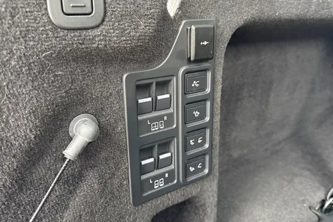 KT74DBV Land Rover Discovery 3.0 D350 Dynamic HSE 5dr Thumbnail #37