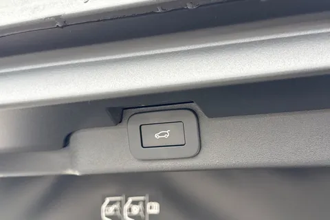 KT74DBV Land Rover Discovery 3.0 D350 Dynamic HSE 5dr Thumbnail #38