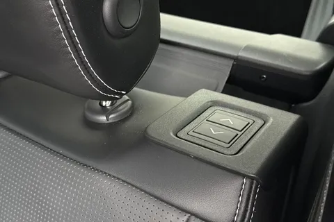 KT74DBV Land Rover Discovery 3.0 D350 Dynamic HSE 5dr Thumbnail #43