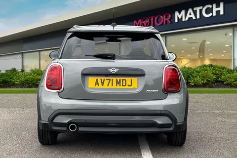 AV71MDJ Mini Hatch 1.5 Cooper Classic Steptronic Euro 6 (s/s) 3dr Thumbnail #5