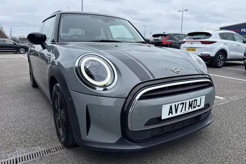 AV71MDJ Mini Hatch 1.5 Cooper Classic Steptronic Euro 6 (s/s) 3dr Thumbnail #9