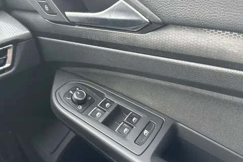 18 of 49 for Volkswagen Golf 2.0 TSI GTI DSG Euro 6 (s/s) 5dr