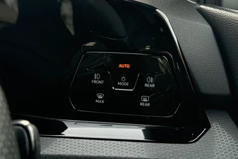 27 of 49 for Volkswagen Golf 2.0 TSI GTI DSG Euro 6 (s/s) 5dr