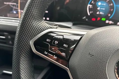 28 of 49 for Volkswagen Golf 2.0 TSI GTI DSG Euro 6 (s/s) 5dr