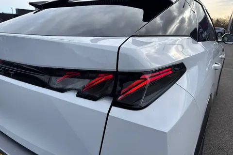 KT24YZN PEUGEOT E-3008 73kWh GT Auto 5dr Thumbnail #8