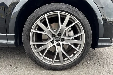 PK75UKO Audi Q3 Black Edition 45 TFSI quattro 245 PS S tronic Thumbnail #10