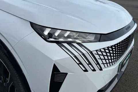 KT24YZN PEUGEOT E-3008 73kWh GT Auto 5dr Thumbnail #9