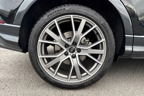 PK75UKO Audi Q3 Black Edition 45 TFSI quattro 245 PS S tronic Thumbnail #11