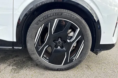 KT24YZN PEUGEOT E-3008 73kWh GT Auto 5dr Thumbnail #10