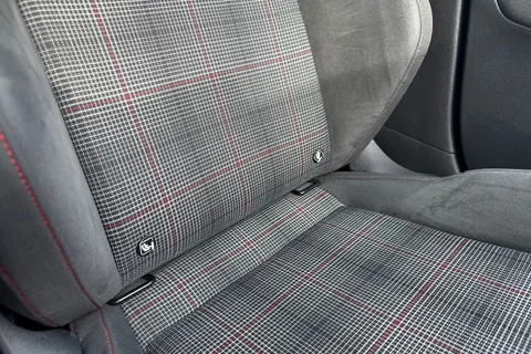 45 of 49 for Volkswagen Golf 2.0 TSI GTI DSG Euro 6 (s/s) 5dr