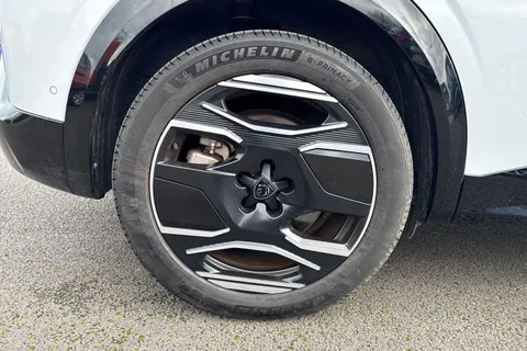 KT24YZN PEUGEOT E-3008 73kWh GT Auto 5dr Thumbnail #11