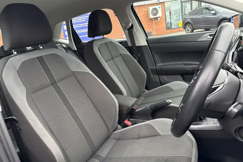 24 of 50 for Volkswagen Polo 1.0 TSI SEL Euro 6 (s/s) 5dr