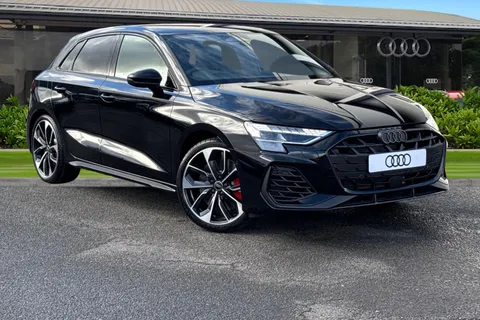 Audi S3 2.0 TFSI Black Edition Sportback S Tronic quattro Euro 6 (s/s) 5dr Thumbnail #2