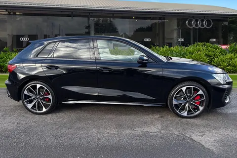 Audi S3 2.0 TFSI Black Edition Sportback S Tronic quattro Euro 6 (s/s) 5dr Thumbnail #4