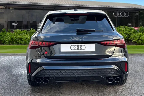 Audi S3 2.0 TFSI Black Edition Sportback S Tronic quattro Euro 6 (s/s) 5dr Thumbnail #5