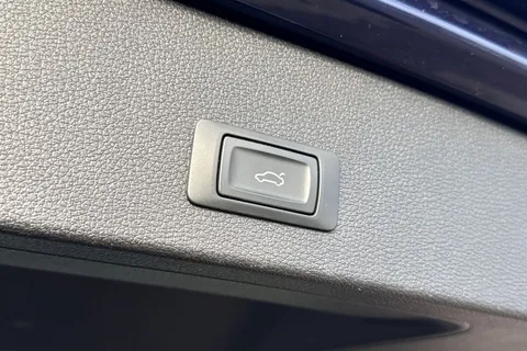 PJ23RYW Audi Q2 S line 35 TFSI 150 PS S tronic Thumbnail #37