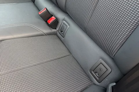 PJ23RYW Audi Q2 S line 35 TFSI 150 PS S tronic Thumbnail #38