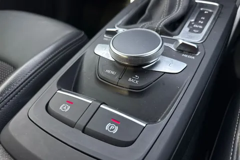 PJ23RYW Audi Q2 S line 35 TFSI 150 PS S tronic Thumbnail #43