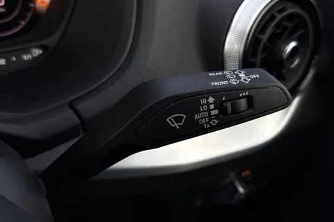 PJ23RYW Audi Q2 S line 35 TFSI 150 PS S tronic Thumbnail #54