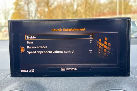 PJ23RYW Audi Q2 S line 35 TFSI 150 PS S tronic Thumbnail #61