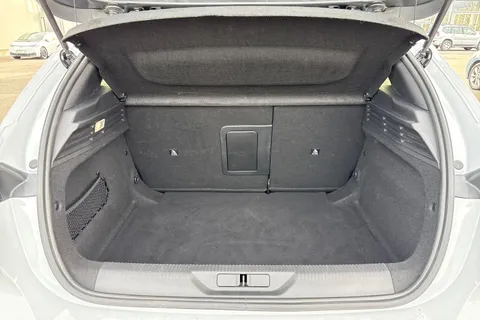 6 of 66 for PEUGEOT 308 1.2 HYBRID GT e-DSC6 Euro 6 (s/s) 5dr