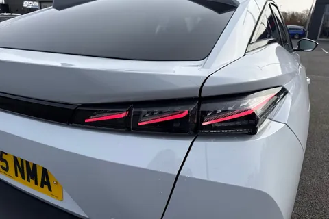 7 of 66 for PEUGEOT 408 1.2 HYBRID GT Fastback e-DSC6 Euro 6 (s/s) 5dr