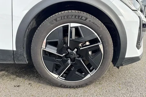 9 of 66 for PEUGEOT 408 1.2 HYBRID GT Fastback e-DSC6 Euro 6 (s/s) 5dr