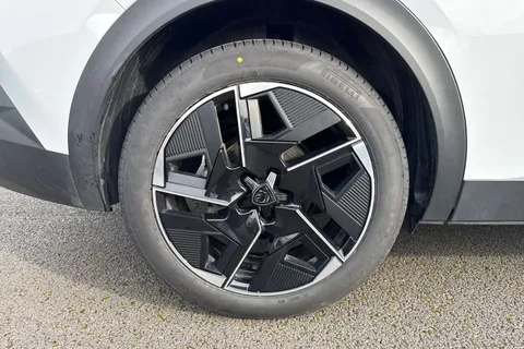 10 of 66 for PEUGEOT 408 1.2 HYBRID GT Fastback e-DSC6 Euro 6 (s/s) 5dr