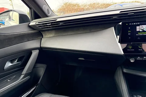 19 of 66 for PEUGEOT 408 1.2 HYBRID GT Fastback e-DSC6 Euro 6 (s/s) 5dr